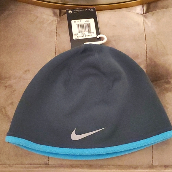 nike therma fit beanie